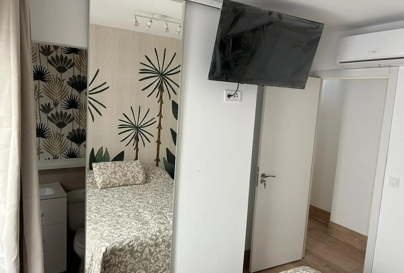 La Maison Del Mar Guest House Málaga Quarto em Acomodações Particulares